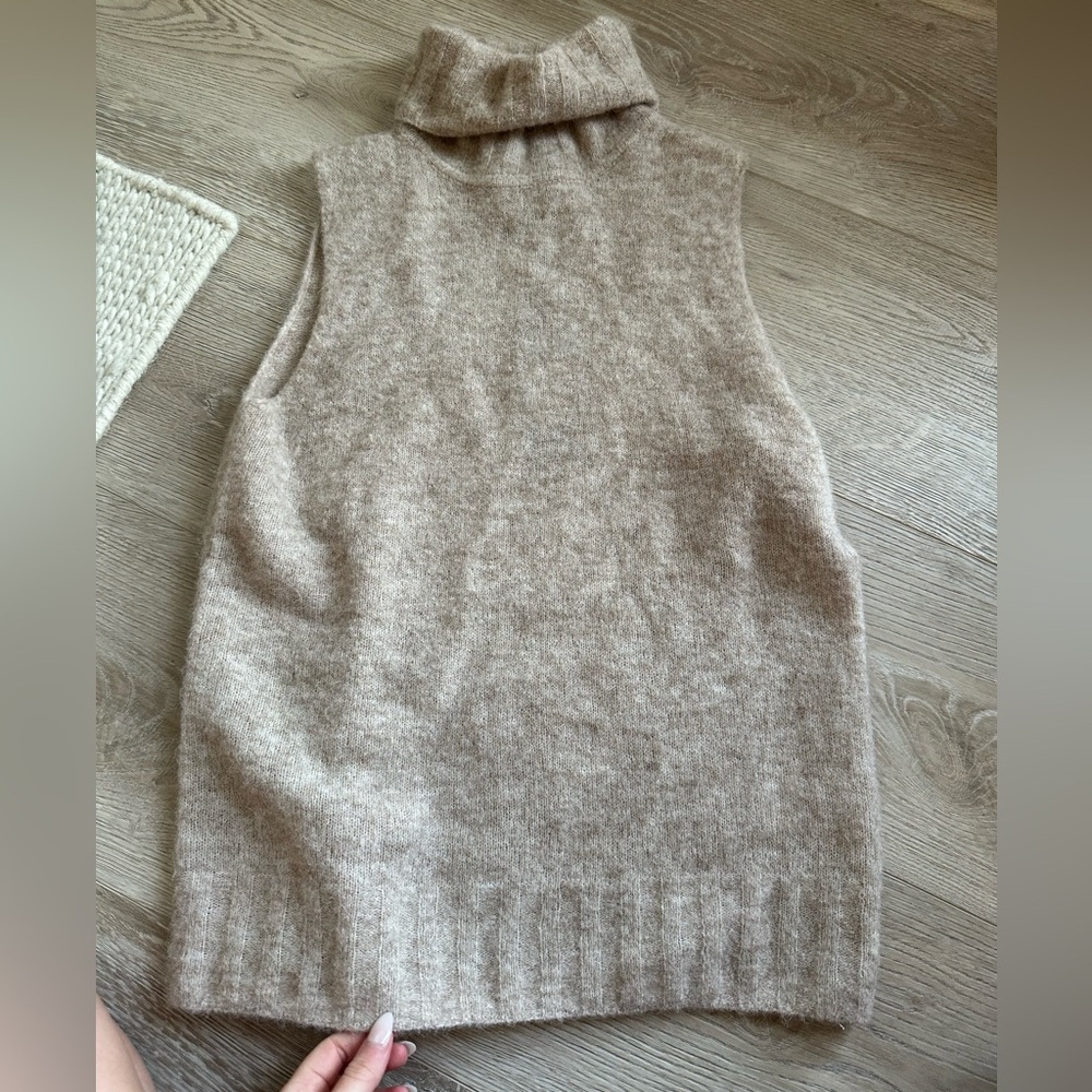 NWT Line the Label Avery Turtleneck Sleeveless Sweater in Latte Small